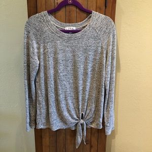 Nine Britton, XS, long sleeved, off-white/black top.